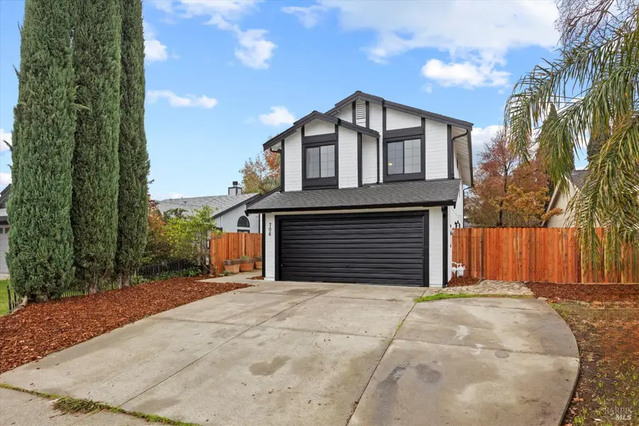 706 Peregrine Way, Vacaville, CA 95687 - Image #2