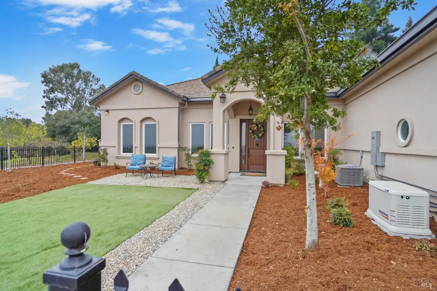 216 Alta Mira Drive, Vacaville, CA 95688 - Image #2