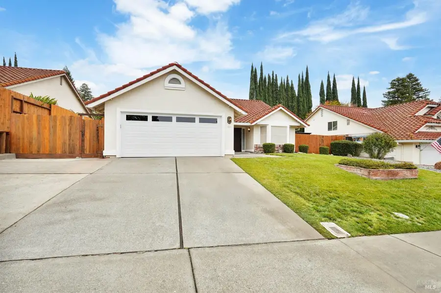 369 Clarescastle Way, Vacaville, CA 95688 - Image #2