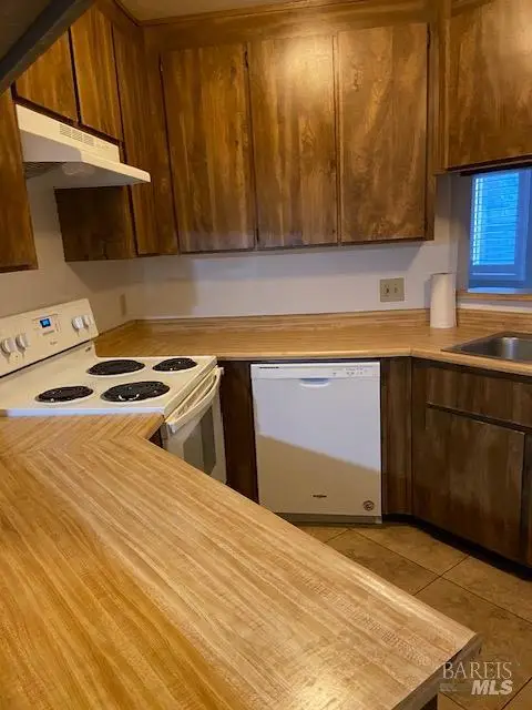 1565 Parkway Drive, Rohnert Park, CA 94928 - Image #3