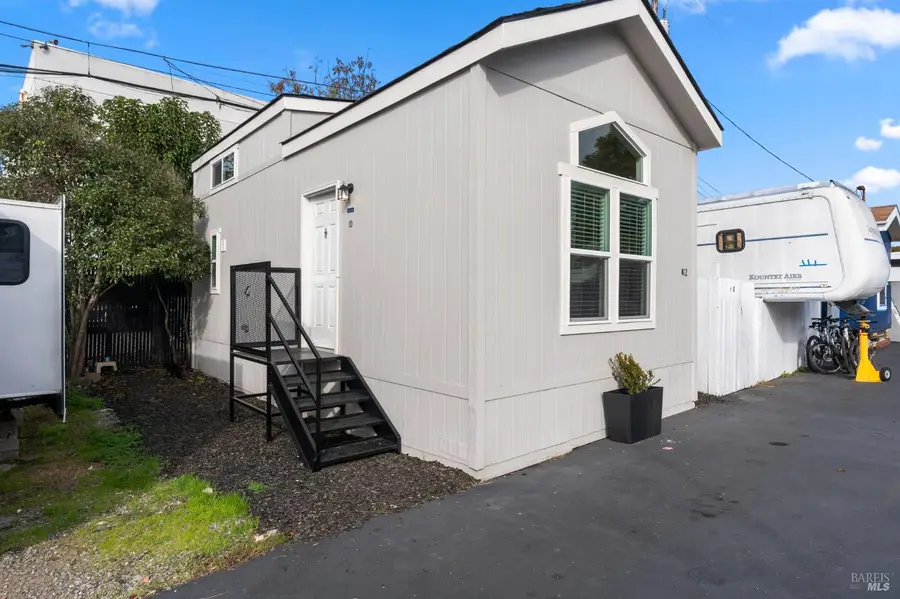 742 Francisco W Boulevard #B12, San Rafael, CA 94901 - Image #3