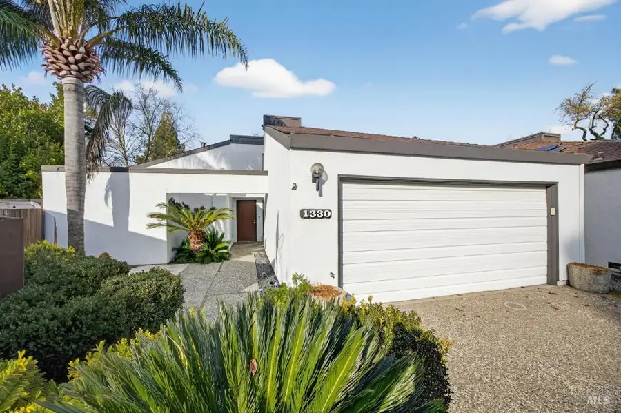 1330 Blackberry Court, Dixon, CA 95620 - Image #3