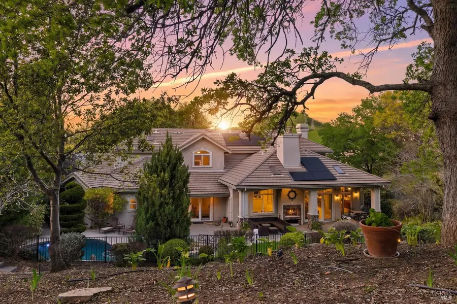 2054 Pinecrest Court, Vacaville, CA 95688 - #2