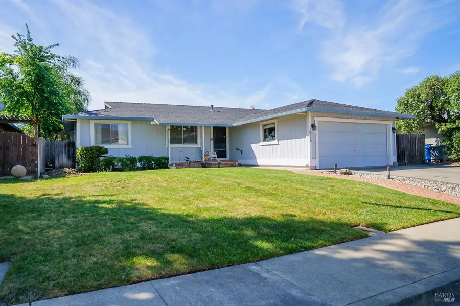 1066 Woodridge Drive, Vacaville, CA 95687 - #2