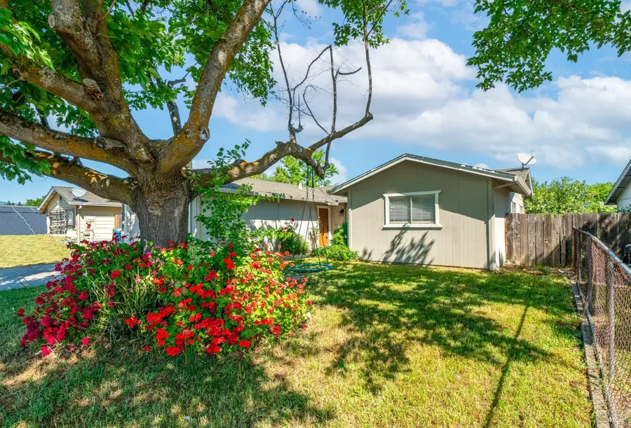 2061 Southwood Drive, Vacaville, CA 95687 - #3