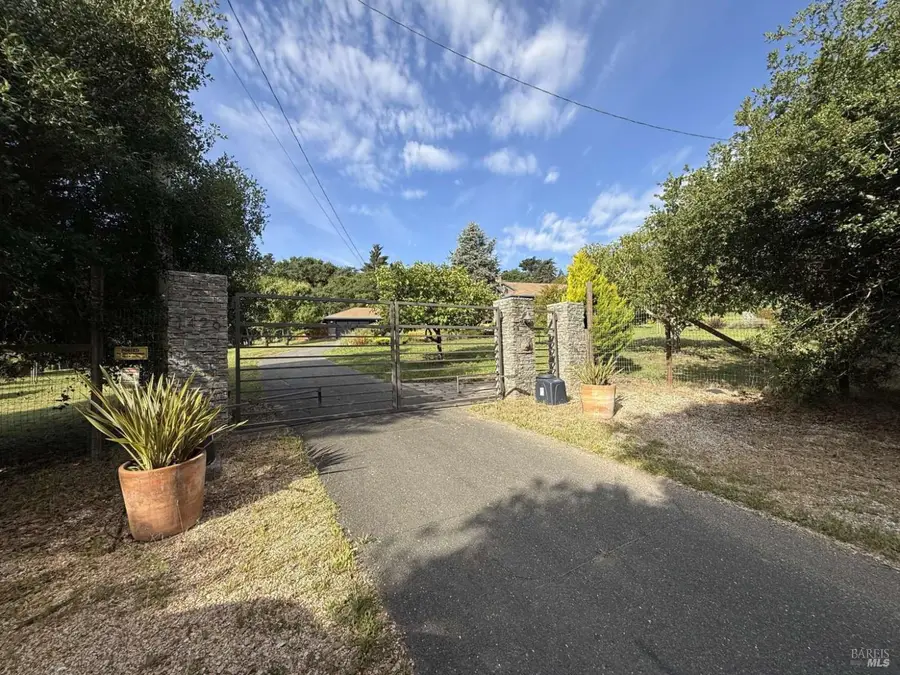 1426 Darby Road, Sebastopol, CA 95472 - #2