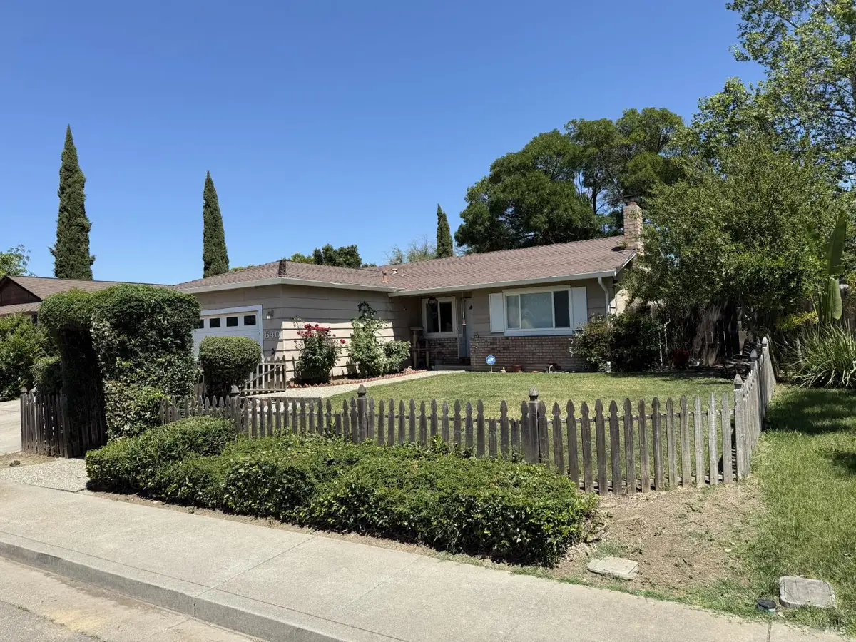640 E Creekside Circle, Dixon, CA 95620 - #1