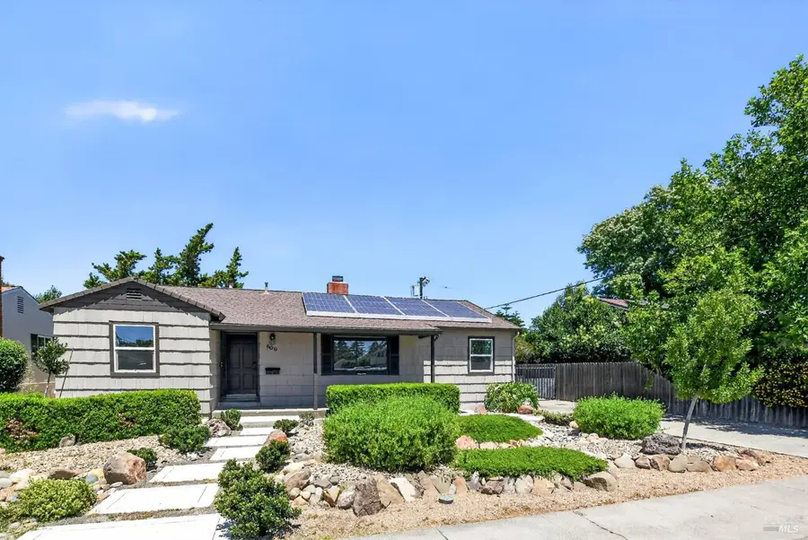 600 W C Street, Dixon, CA 95620 - #2