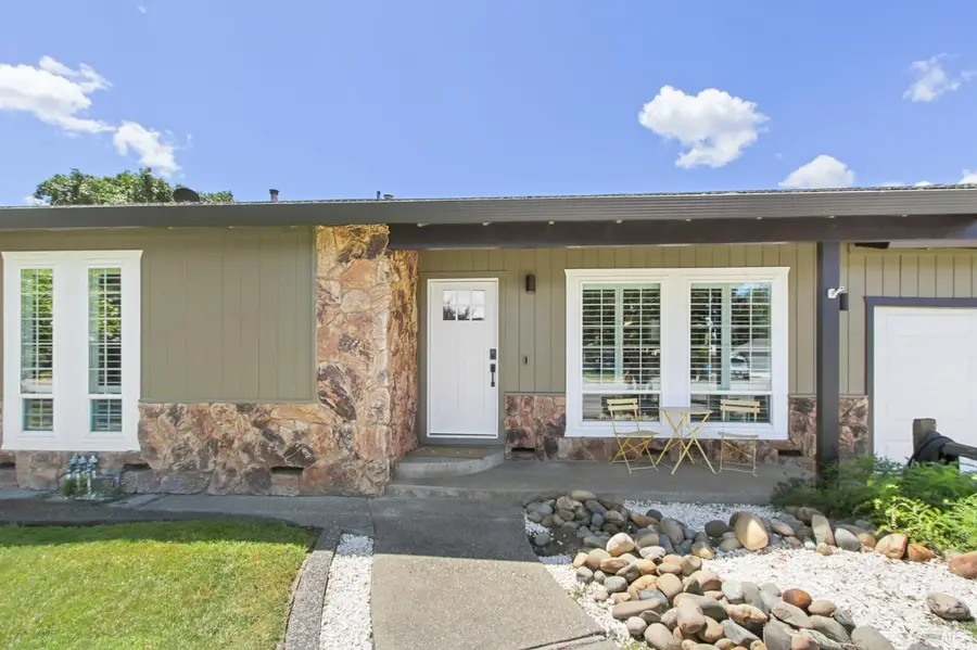 345 Alderglen Drive, Dixon, CA 95620 - #2
