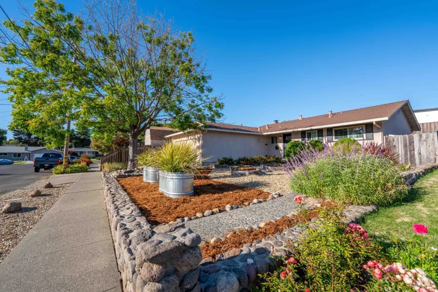 2074 Aragon Court, Napa, CA 94559 - #2