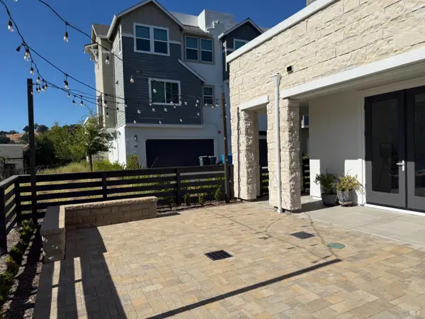 307 Semillon Lane, Santa Rosa, CA 95403