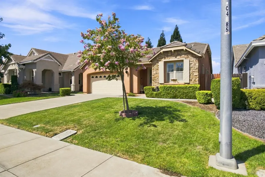 1067 Red Mulberry Court, Vacaville, CA 95687 - #2