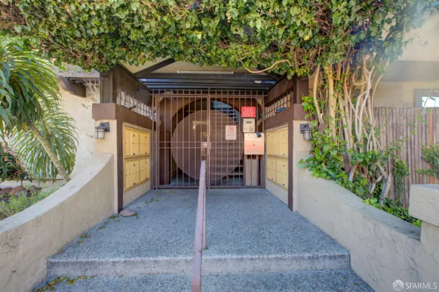 711 S Bayshore Boulevard #10, San Mateo, CA 94401 - #2