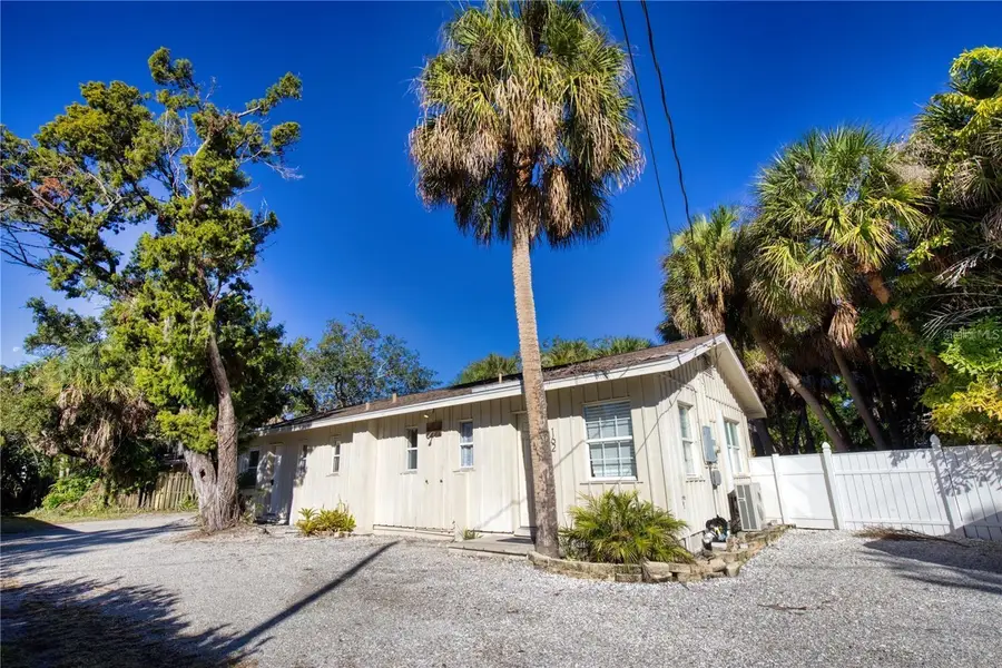 160 Garden Lane, Sarasota, FL 34242 - Image #2