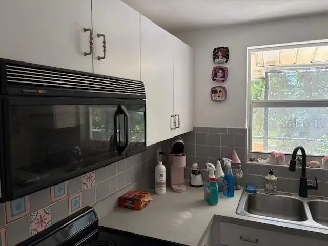 3098 Pinecrest Street, Sarasota, FL 34239 - Image #3