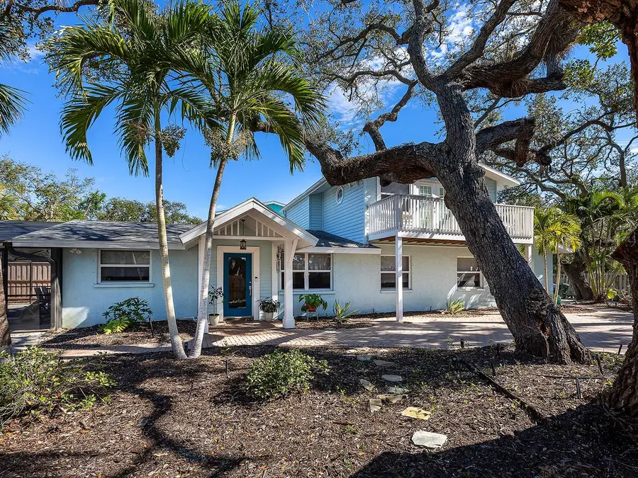 5151 Saint Albans Avenue, Sarasota, FL 34242 - Image #2