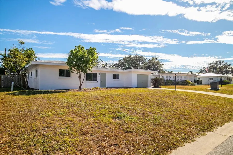 2560 Tulip Street, Sarasota, FL 34239 - Image #2