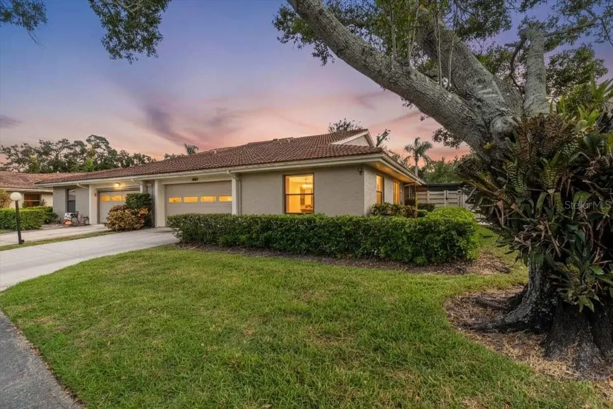 4565 Lakecrest Place #18, Sarasota, FL 34233 - Image #1