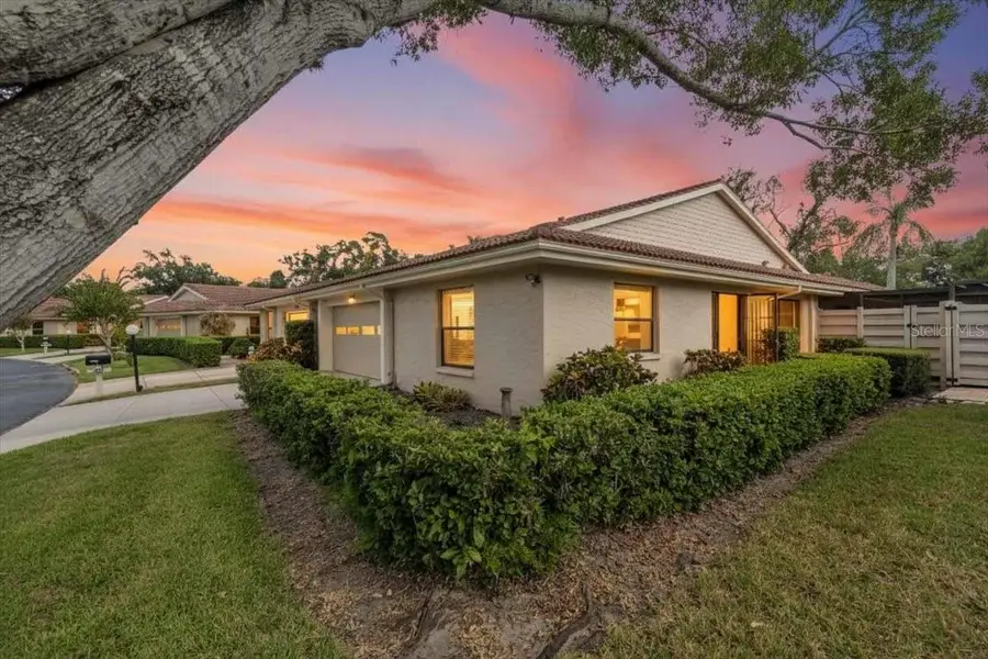 4565 Lakecrest Place #18, Sarasota, FL 34233 - Image #2