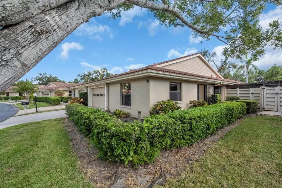 4565 Lakecrest Place #18, Sarasota, FL 34233 - Image #3