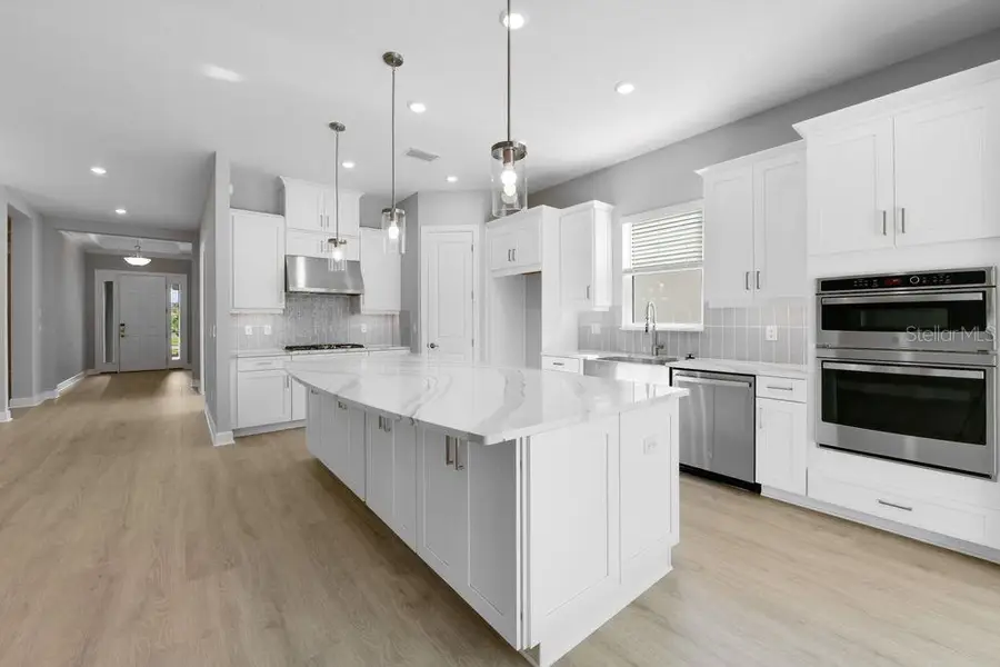 8064 Moonbeam Avenue, Sarasota, FL 34241 - Image #2