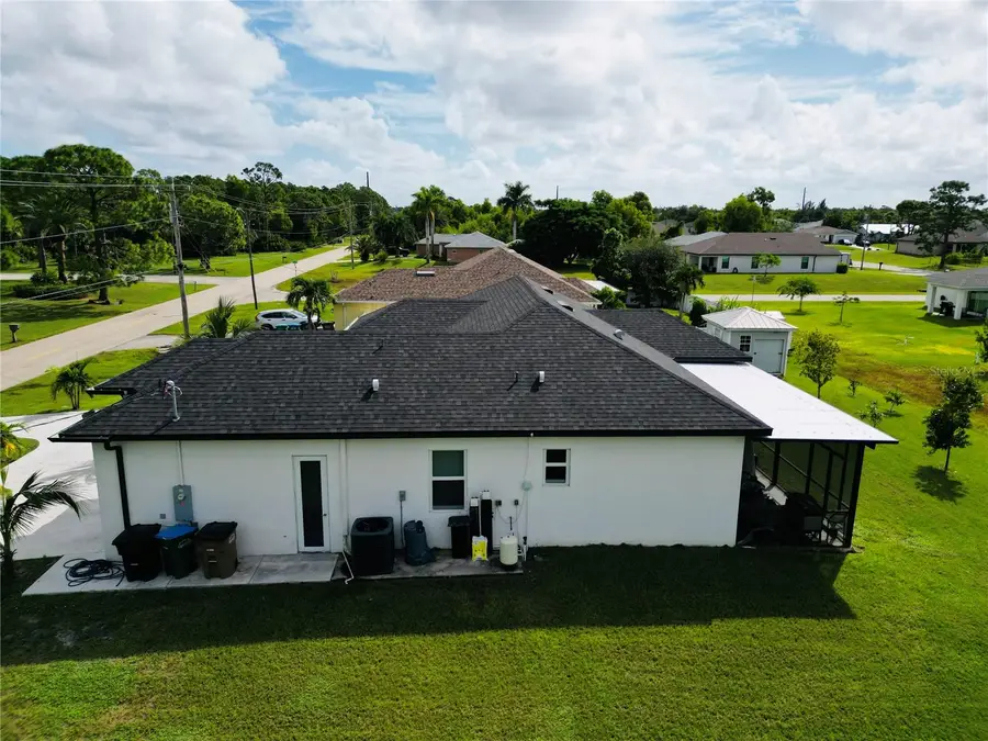 528 Jacaranda Parkway E, Cape Coral, FL 33909 - Image #2