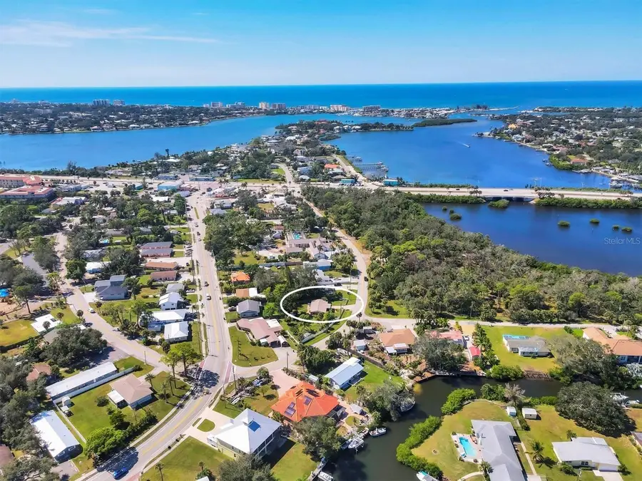 300 Pocono Trail E, Nokomis, FL 34275 - Image #2