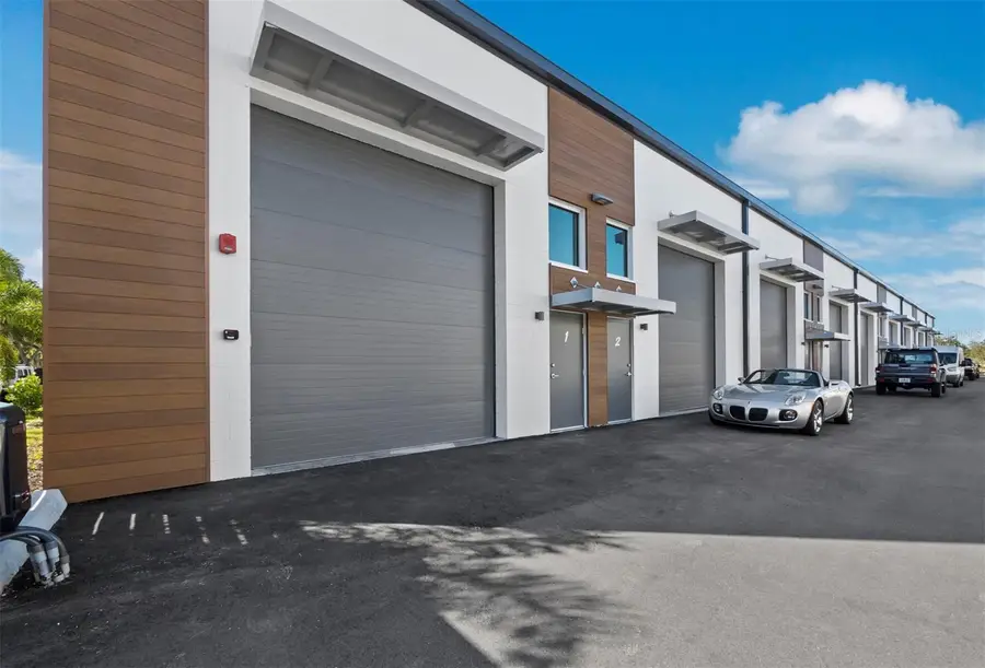 6566 Palmer Park Circle #1, Sarasota, FL 34238 - Image #2