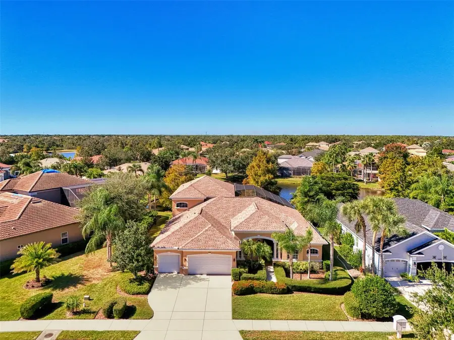 6610 Coopers Hawk Court, Lakewood Ranch, FL 34202 - Image #2