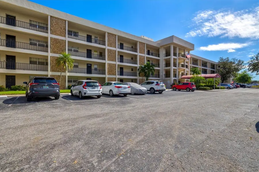 7461 W Country Club Drive N #408, Sarasota, FL 34243 - Image #3