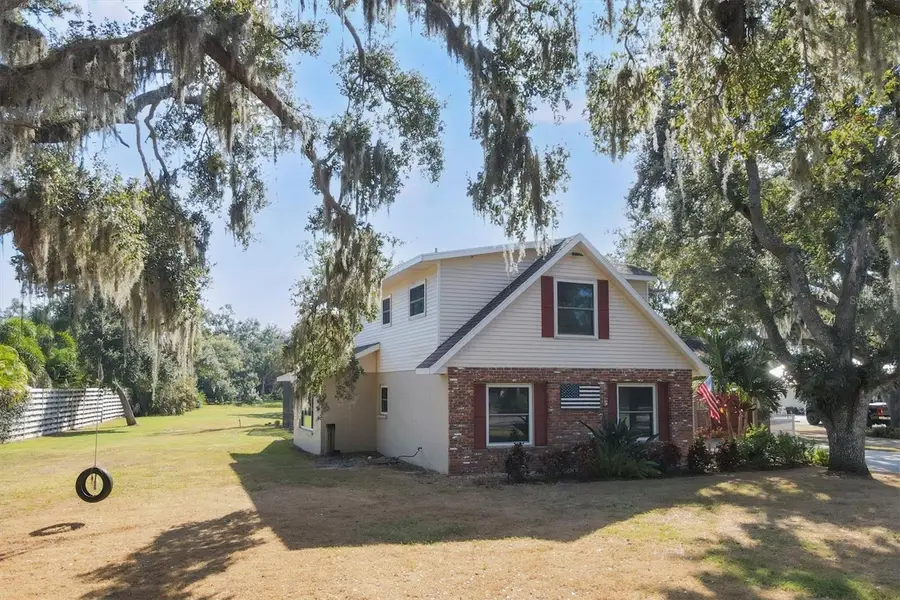 2115 Shadow Oaks Road, Sarasota, FL 34240 - Image #2