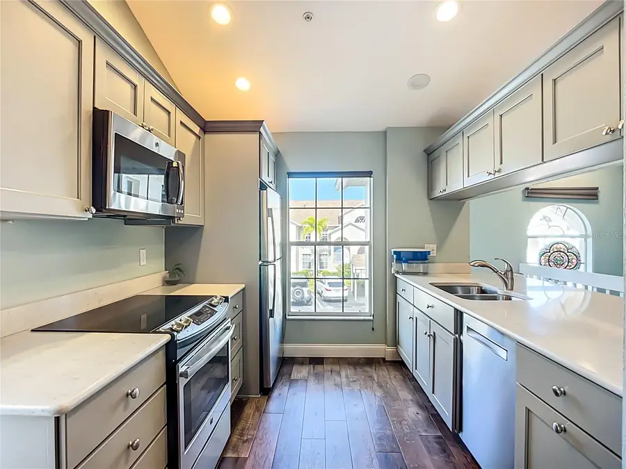 4240 Breezeway Boulevard #325, Sarasota, FL 34238 - Image #2