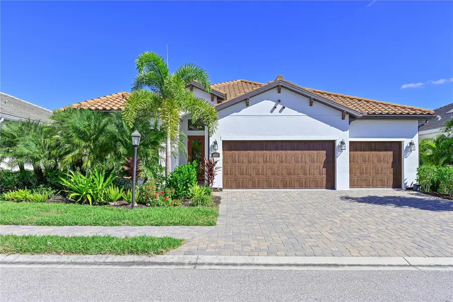 8013 Clearwater Court, Sarasota, FL 34241 - Image #2