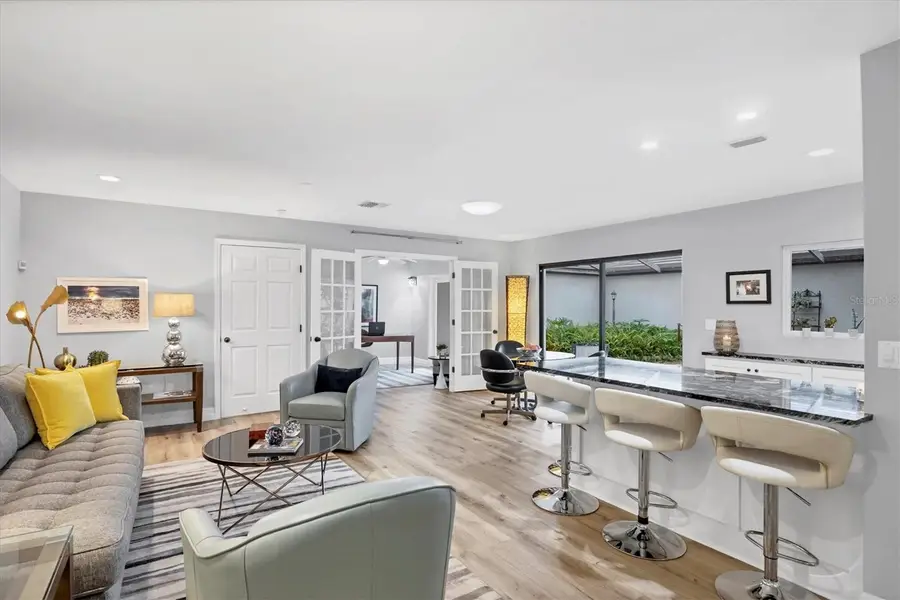 3714 Glen Oaks Manor Drive, Sarasota, FL 34232 - Image #2