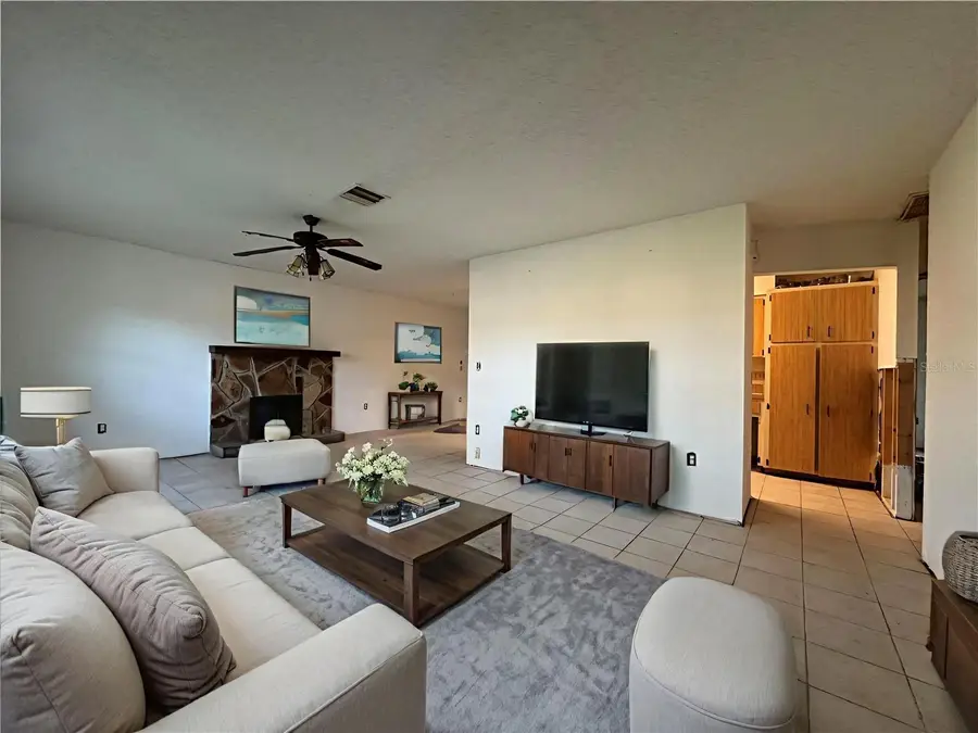 601 Dolphin Road, Venice, FL 34293 - Image #2
