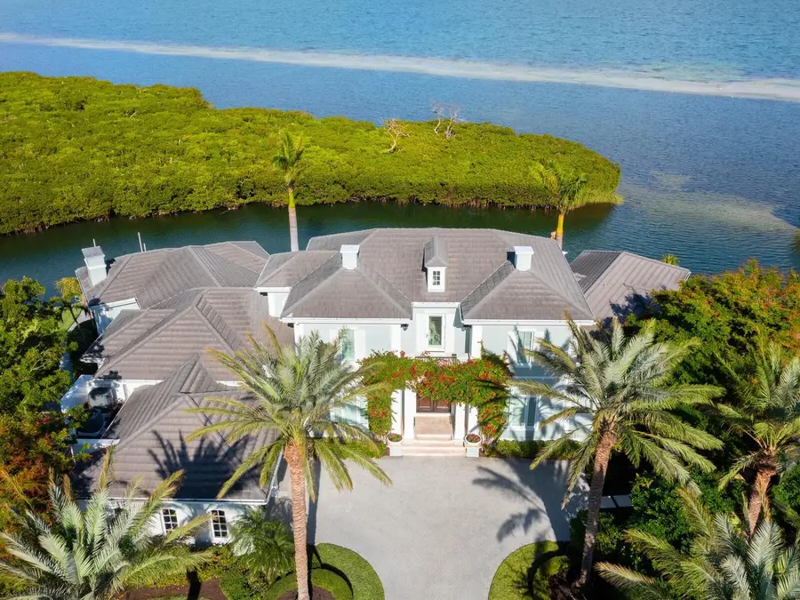 560 Harbor Point Road, Longboat Key, FL 34228 - Image #3