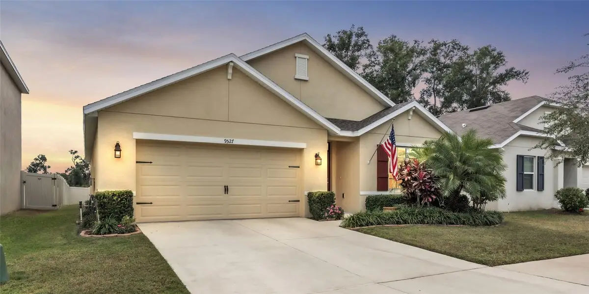 9527 Sunstone Boulevard, Thonotosassa, FL 33592 - Image #1
