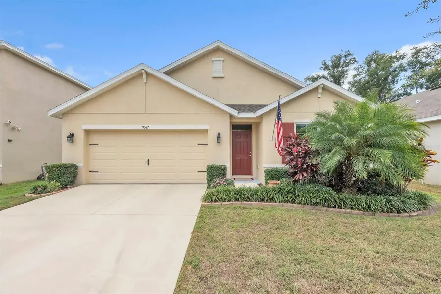 9527 Sunstone Boulevard, Thonotosassa, FL 33592 - Image #2