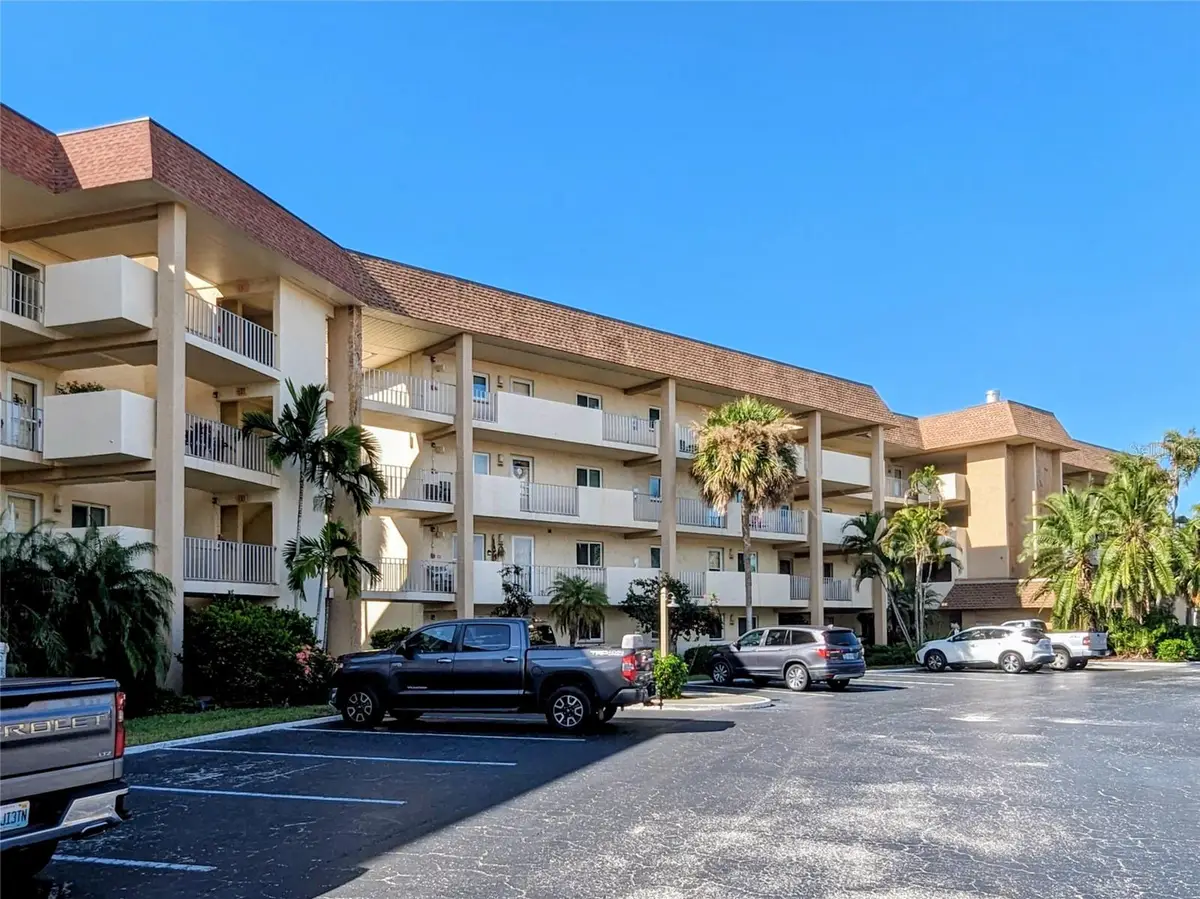 4309 Mariner Way #304, Fort Myers, FL 33919 - Image #1