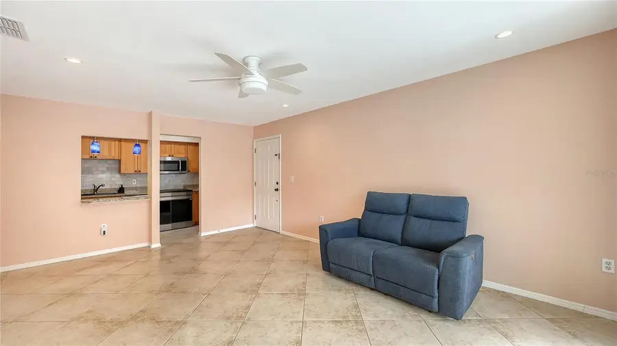 631 N Orange Avenue #208, Sarasota, FL 34236 - Image #3