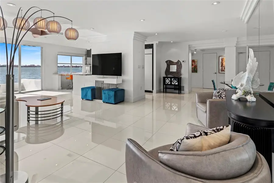 400 Golden Gate Point #11, Sarasota, FL 34236 - Image #3