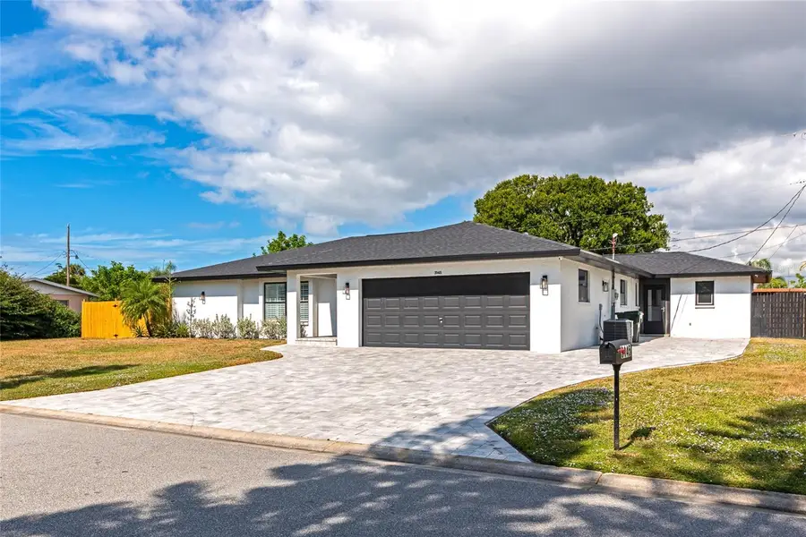 3145 Bougainvillea Street, Sarasota, FL 34239 - Image #3