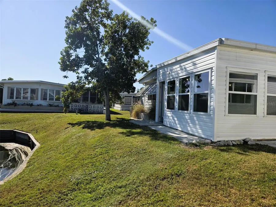 415 Oakwood Boulevard, Sarasota, FL 34237 - Image #3