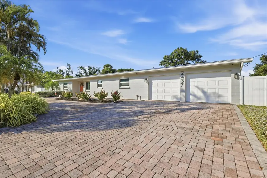 2437 Clematis Street, Sarasota, FL 34239 - Image #3