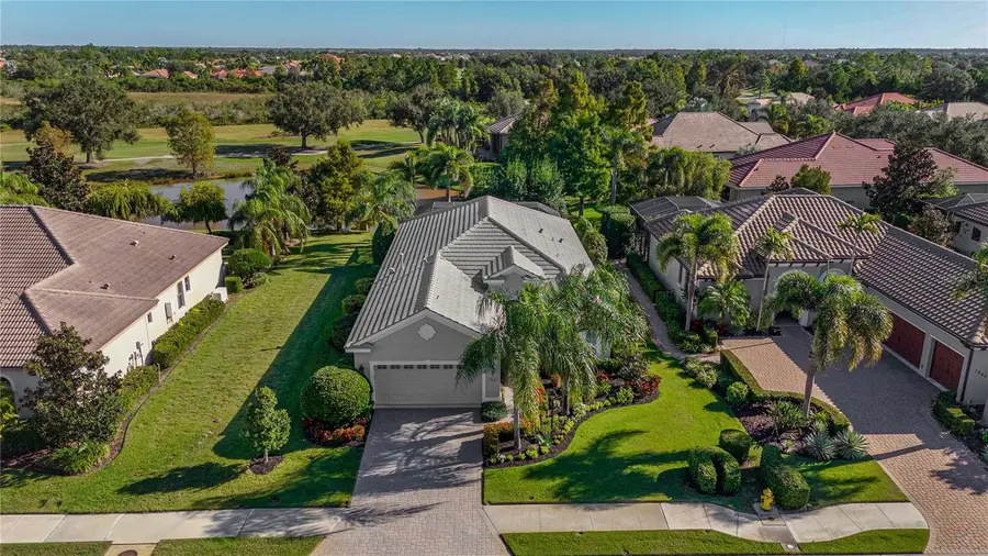 7841 Valderrama Way, Lakewood Ranch, FL 34202 - Image #3