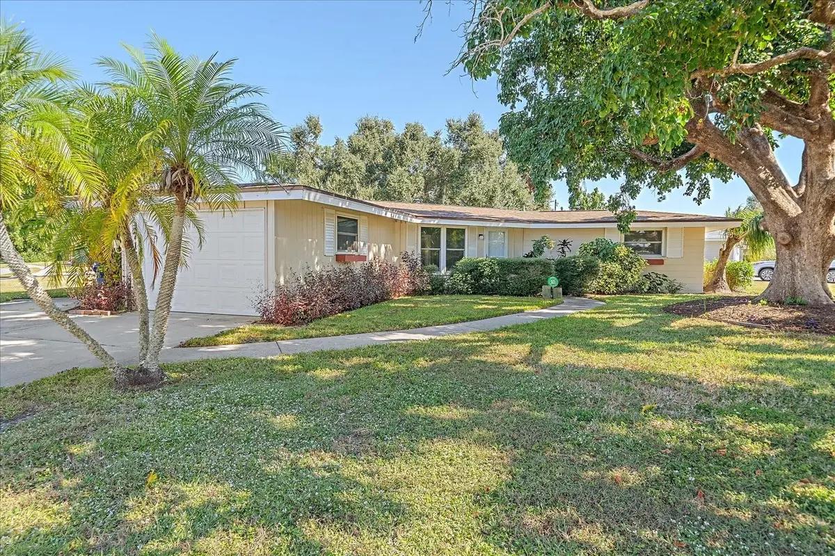 3715 Mundy Ridge Drive, Sarasota, FL 34233 - Image #1