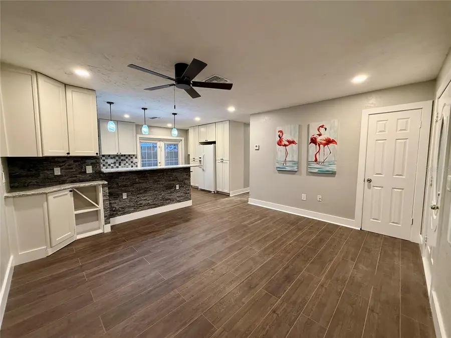 3980 Berkshire Drive, Sarasota, FL 34241 - Image #3