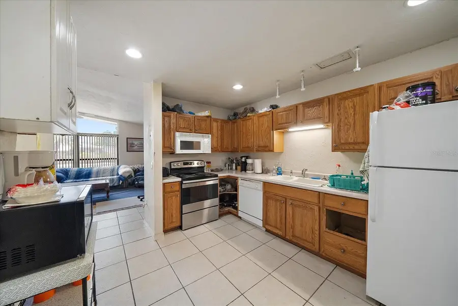 2150 Schwalbe Way, Sarasota, FL 34235 - Image #3