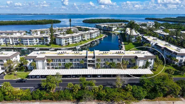 4350 Chatham Drive #208, LONGBOAT KEY, FL 34228