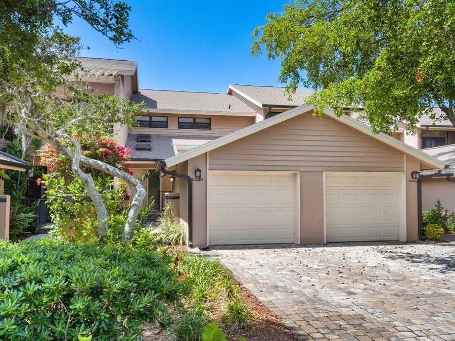 5228 Landings Boulevard #202, Sarasota, FL 34231 - Image #2